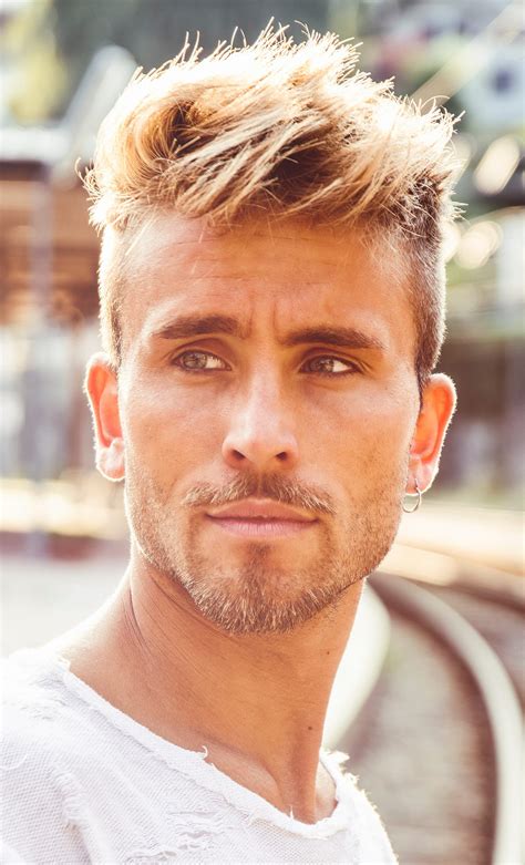 men's haircuts for blonde hair